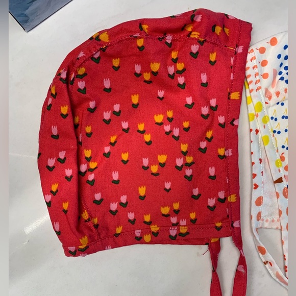 Rain People Bonnets - Picture 2 of 4